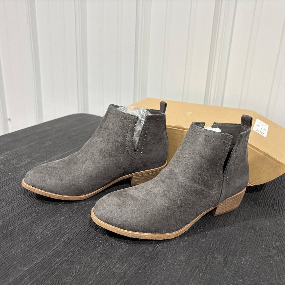 ✨ Journee Collection Livvy Side‑Split Booties – Size 7 (Brand New!) ✨